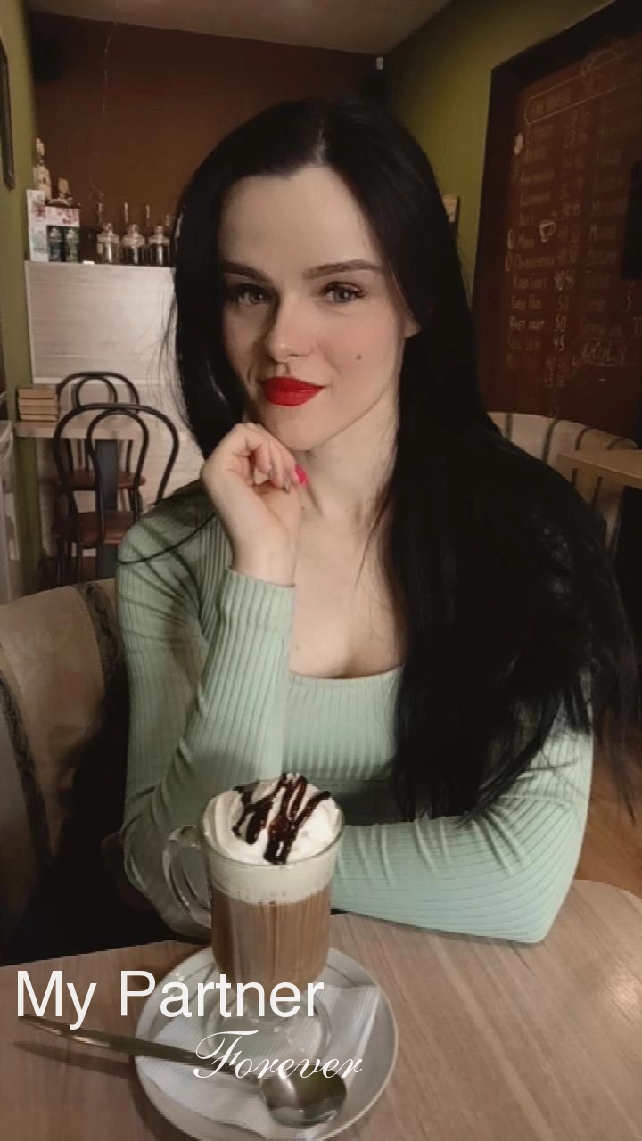 Online Dating with Pretty Ukrainian Girl Uliyana from Dniepropetrovsk, Ukraine