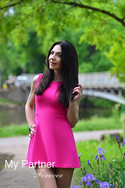 Online Dating with Pretty Ukrainian Woman Nataliya from Zaporozhye, Ukraine