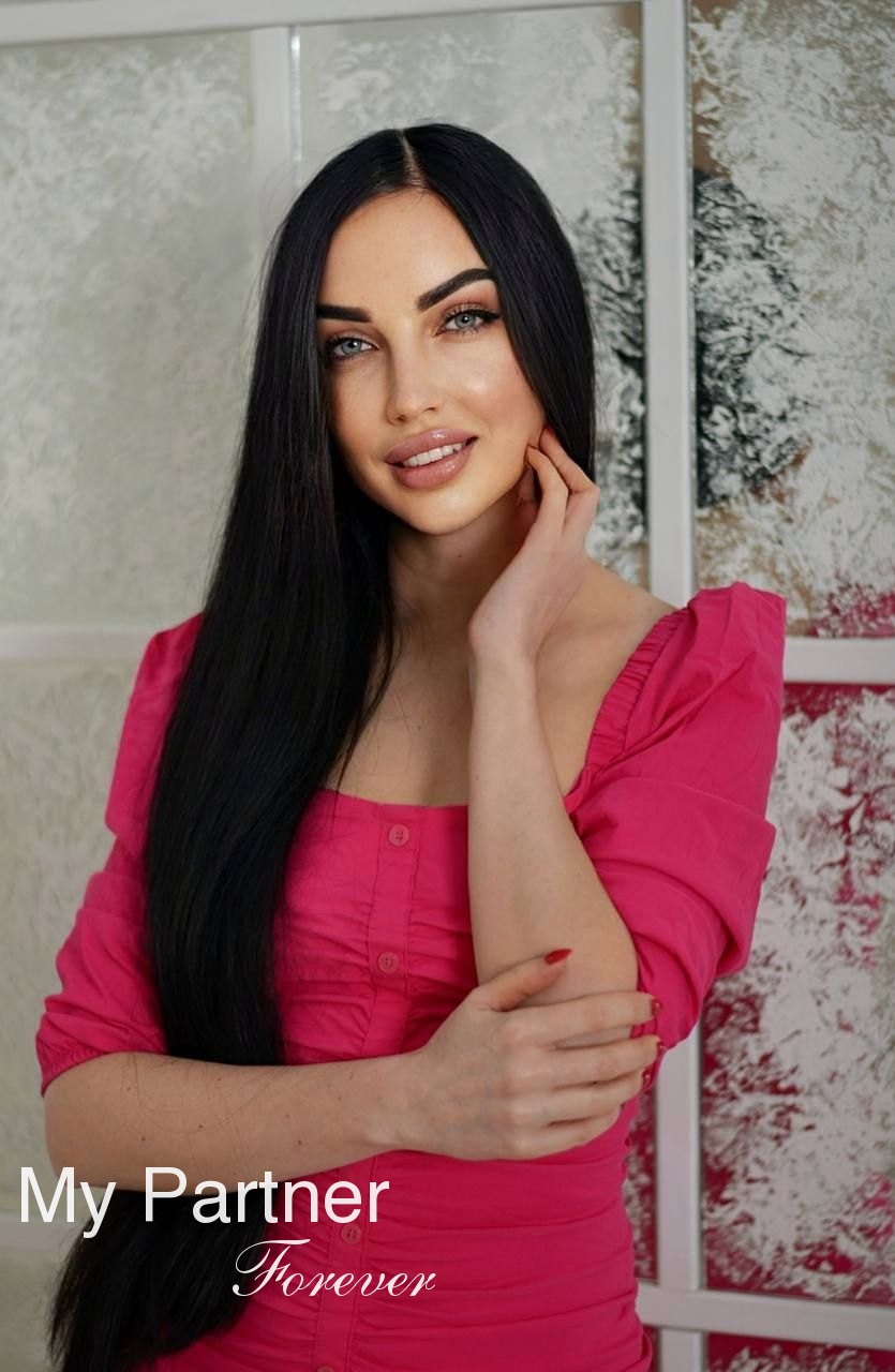 Online Dating with Pretty Ukrainian Woman Svetlana from Kharkov, Ukraine