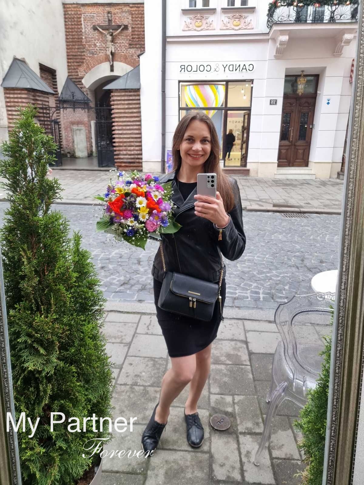 Online Dating with Sexy Ukrainian Girl Oksana from Lvov, Ukraine