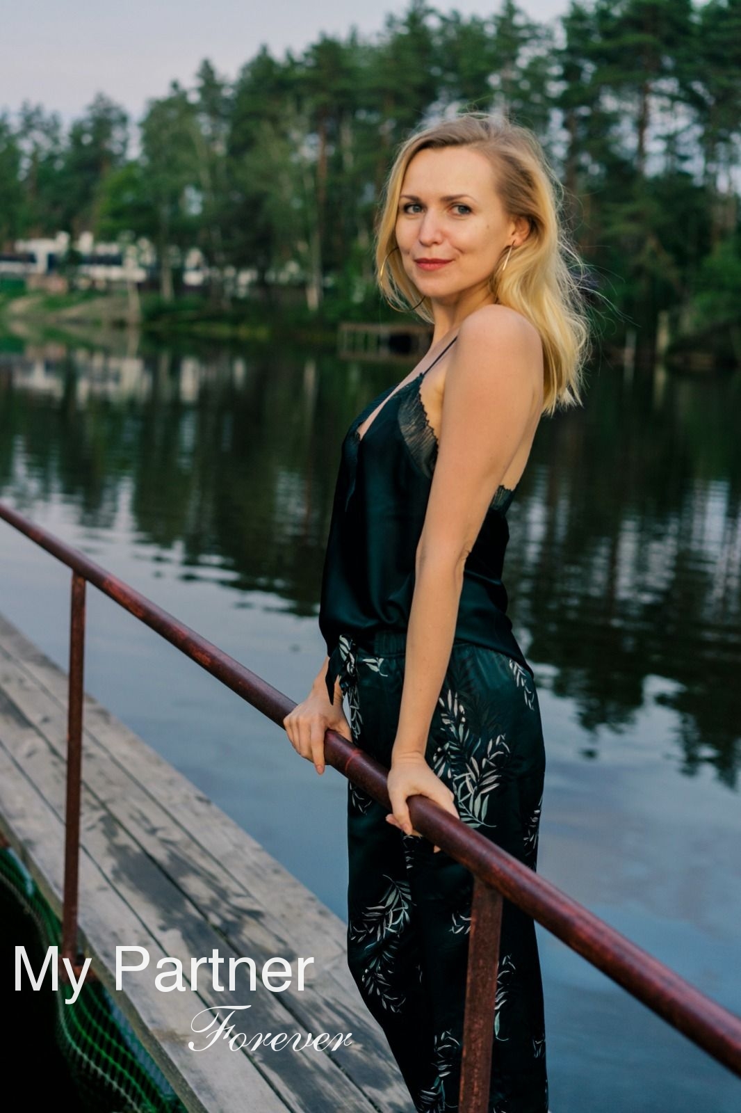 Online Dating with Sexy Ukrainian Woman Elena from Kiev, Ukraine