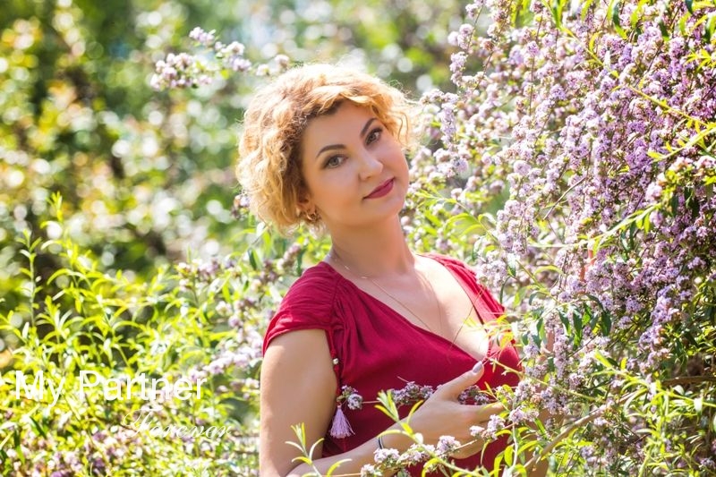 Online Dating with Sexy Ukrainian Woman Nataliya from Zaporozhye, Ukraine