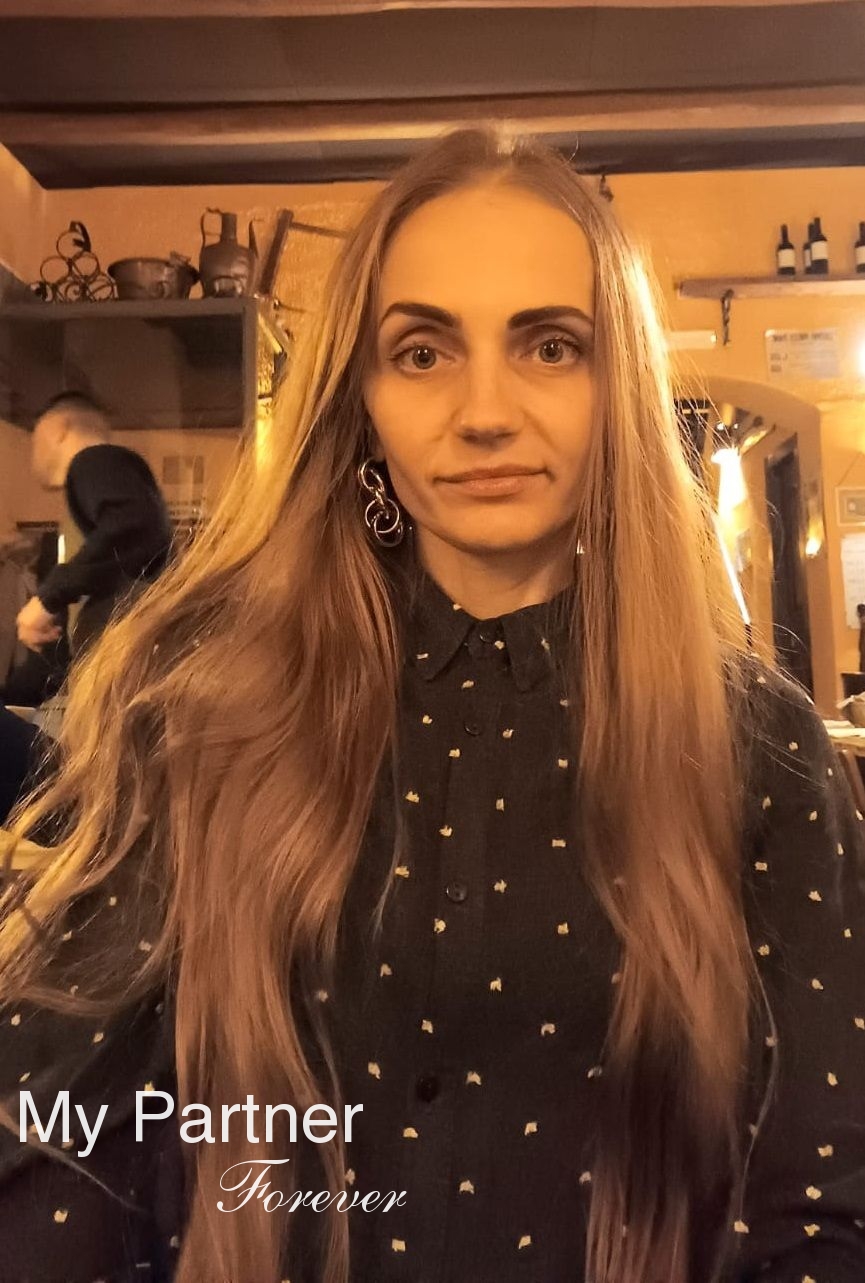 Online Dating with Sexy Ukrainian Woman Rodica from Odessa, Ukraine