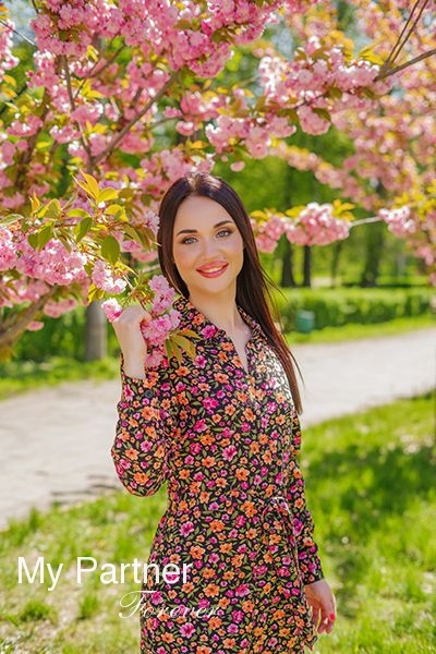 Online Dating with Single Ukrainian Girl Nataliya from Zaporozhye, Ukraine