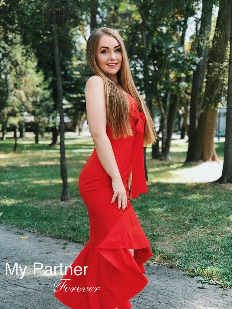 Online Dating with Single Ukrainian Woman Anastasiya from Vinnitsa, Ukraine