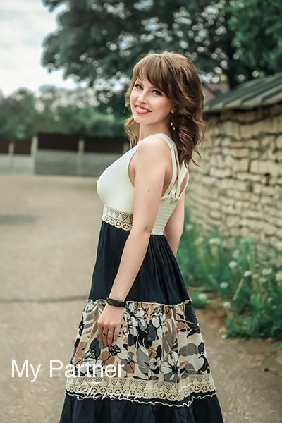 Online Dating with Stunning Russian Lady Mariya from Almaty, Kazakhstan