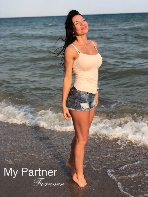 Online Dating with Stunning Ukrainian Girl Alla from Dniepropetrovsk, Ukraine