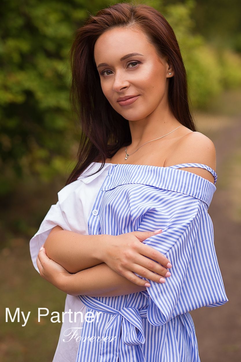 Online Dating with Stunning Ukrainian Woman Anna from Kharkov, Ukraine