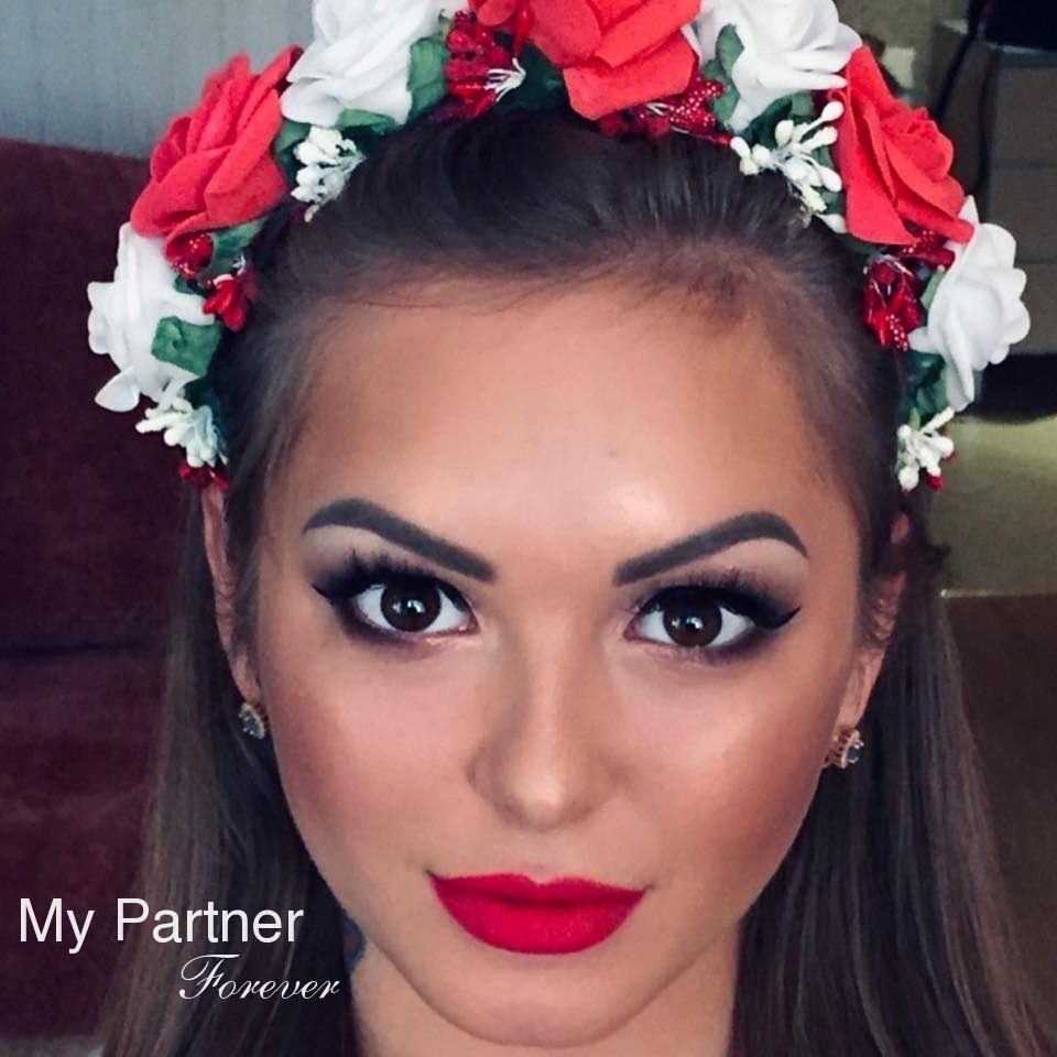 Online Dating with Stunning Ukrainian Woman Karina from Poltava, Ukraine