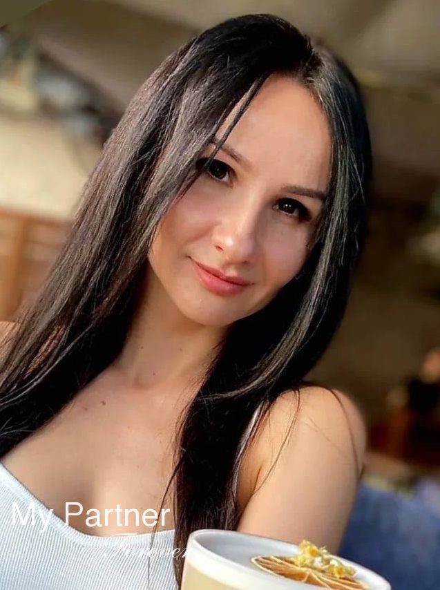 Stunning Ukrainian Lady Yuliya from Poltava, Ukraine