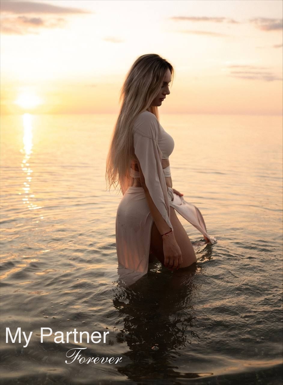 Ukrainian Girl Looking for Men - Anna from Odessa, Ukraine