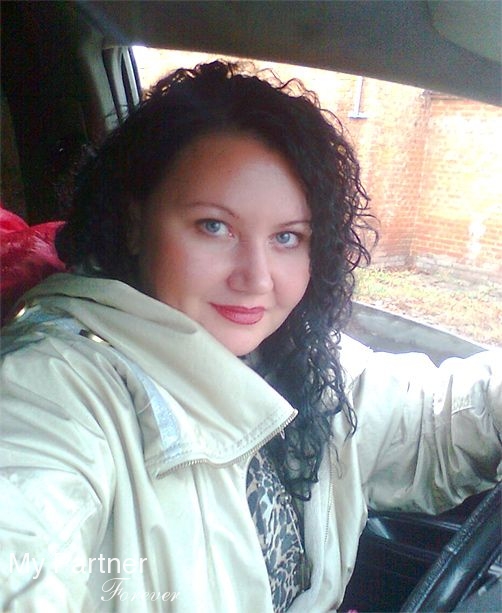 Online Dating with Beautiful Ukrainian Girl Elena from Sumy, Ukraine