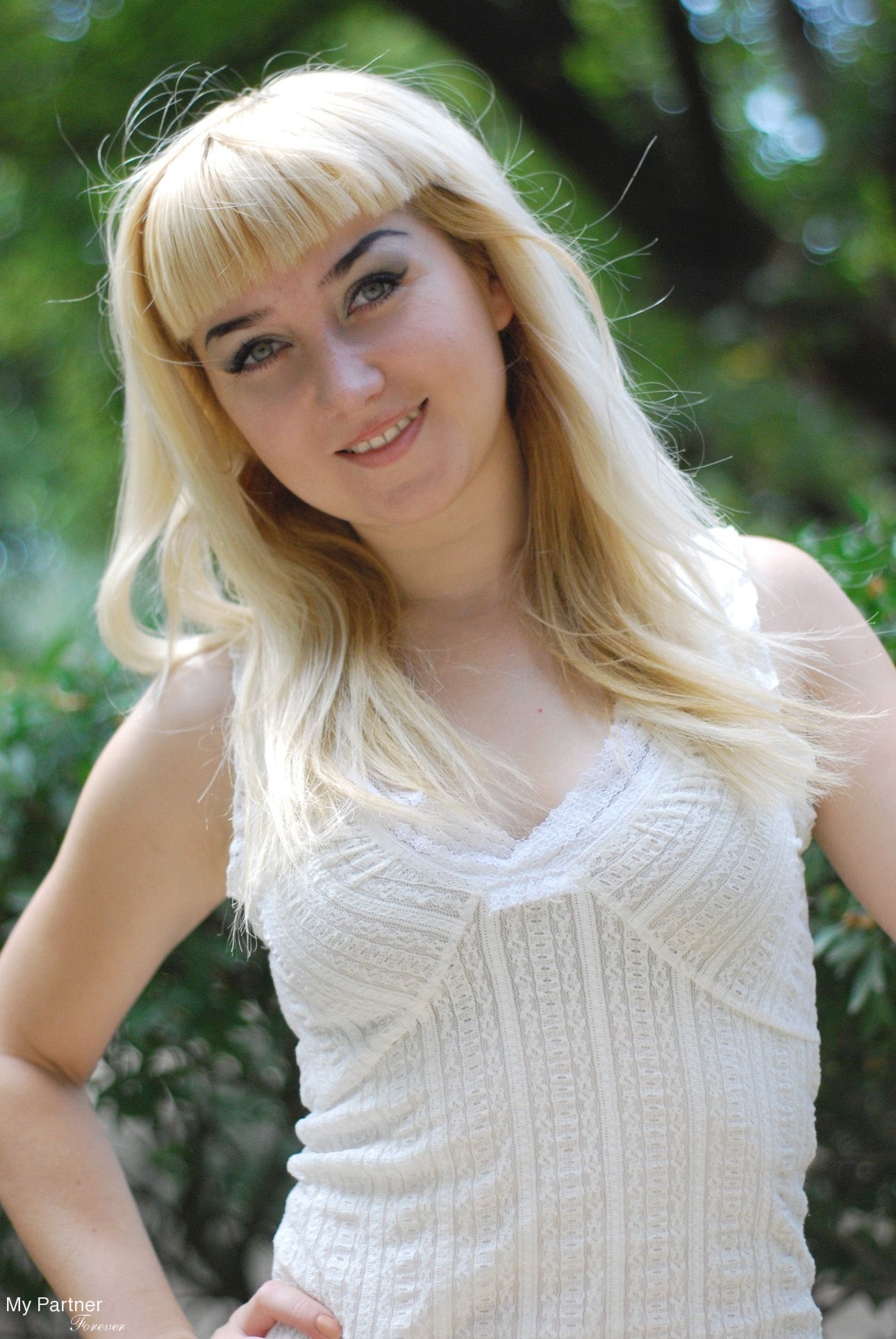 Online Dating with Gorgeous Ukrainian Woman Anzhela from Melitopol, Ukraine