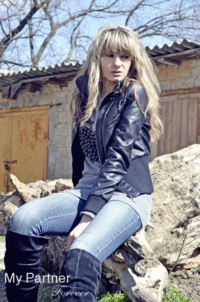 Online Dating with Pretty Ukrainian Woman Anna from Melitopol, Ukraine